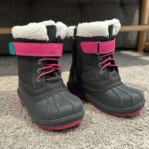 Cat and Jack snow boots. Size 11. Preowned.